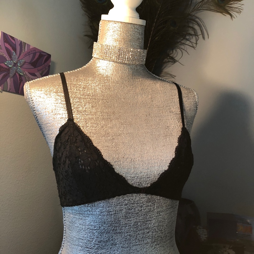 NWOT Black Eyelet Lace Slip On Over Head Bralette